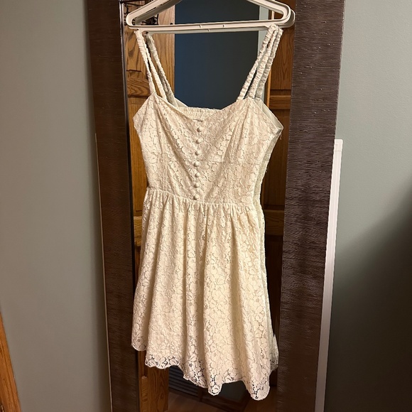Ivory Lace Dress - Picture 1 of 2